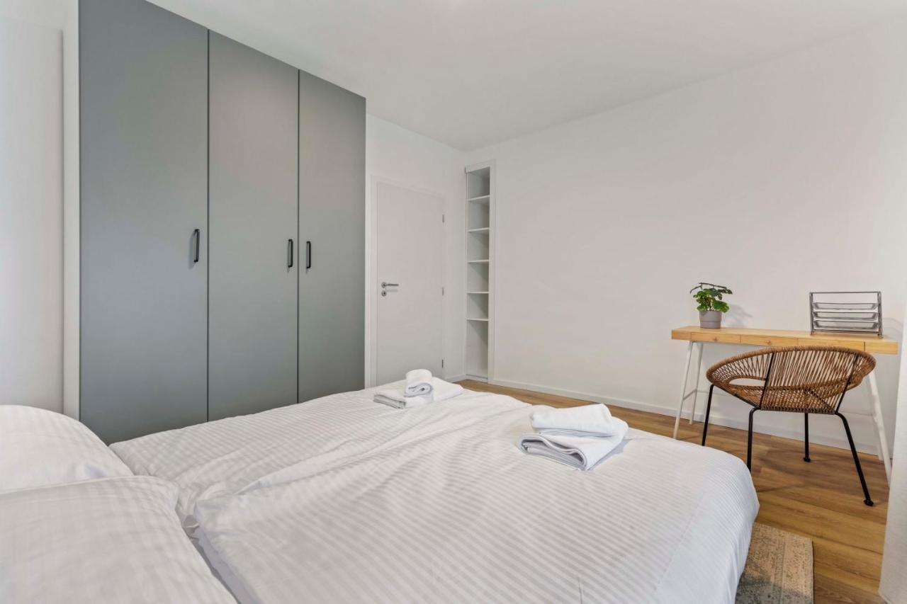 2 Bedroom Apt Steps To Nivy Station Bratislava Eksteriør bilde